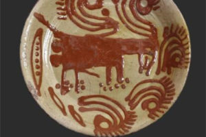 L’assiette au cheval étalon fabuleux古董神话瓷器马盘工艺品