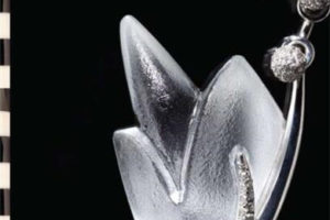 Elements of StyleThe Sculptural Jewelry of Linda MacNeil